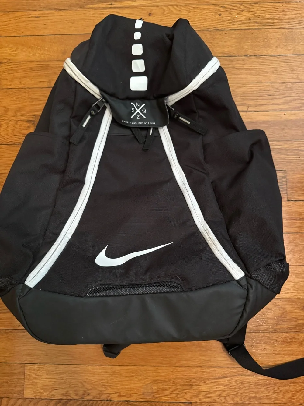 nike backpack windbreaker Track Black External zipped pocket provides quick access to small essentials Nike Sportswear Windrunner Men's Lined